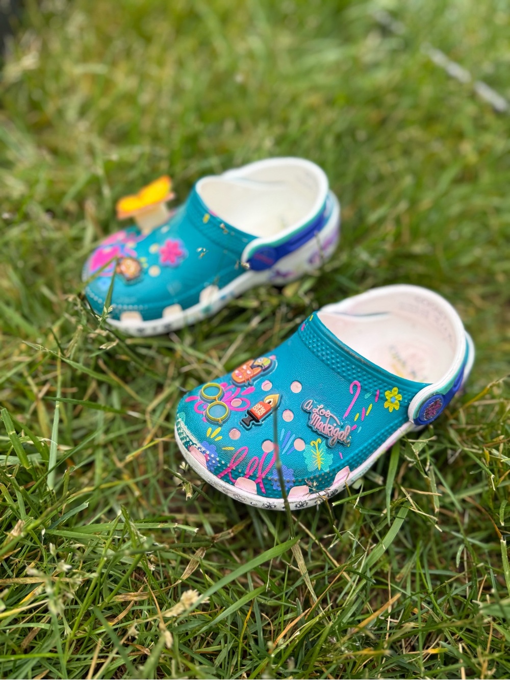 Kids crocs encanto